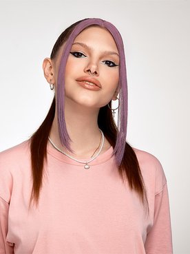 девушка с ярким макияжем