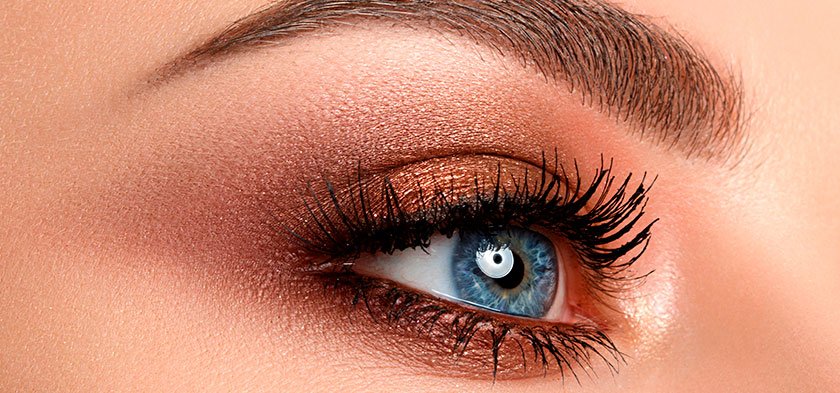 фотография макияжа для голубых глаз