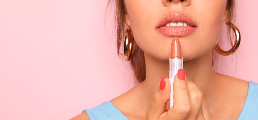 как научиться красить губы