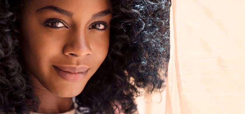 девушка с кудрями