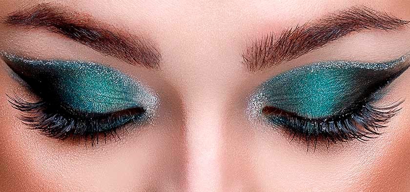 40 Smokey Eye Ideas & Looks To Steal From Celebrities Green smokey eye, Gorgeous